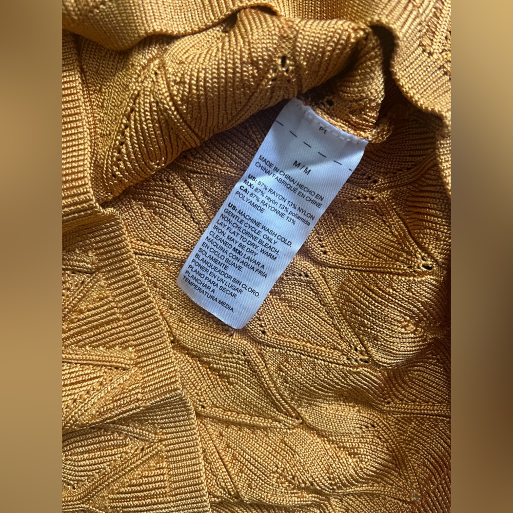 White House Black Market Mustard Textured Diamond Pattern Knit Tank Size M - Picture 8 of 11